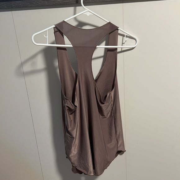 Onzie Glossy Flow Tank - Picture 4 of 7